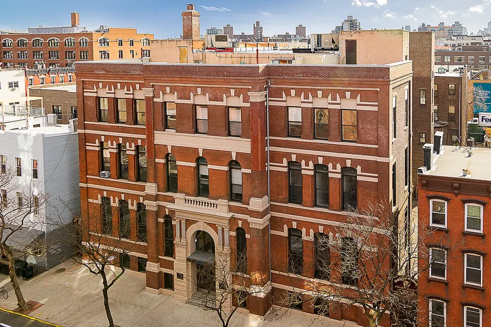 The Williamsburg House