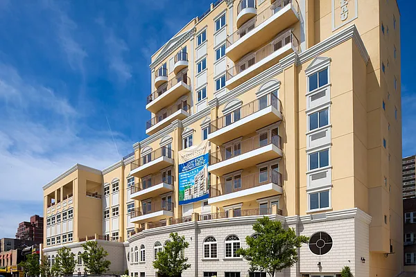 3052 Brighton 1st Pl