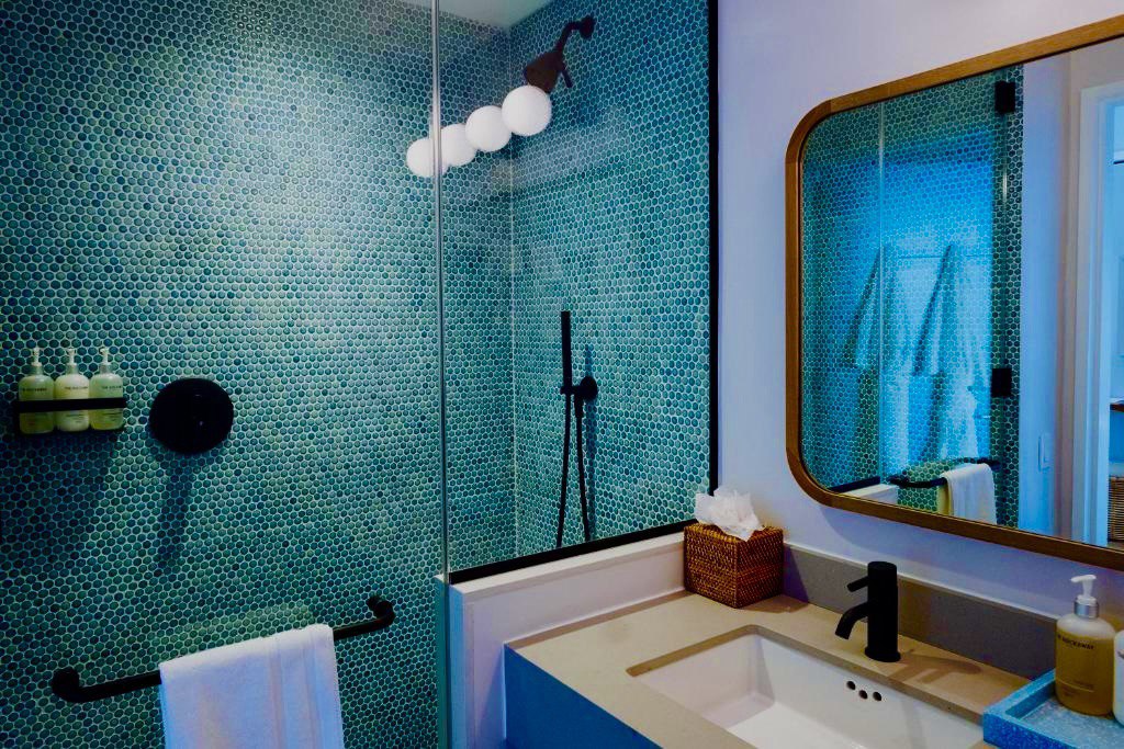 The Rockaway Hotel - Bathroom
